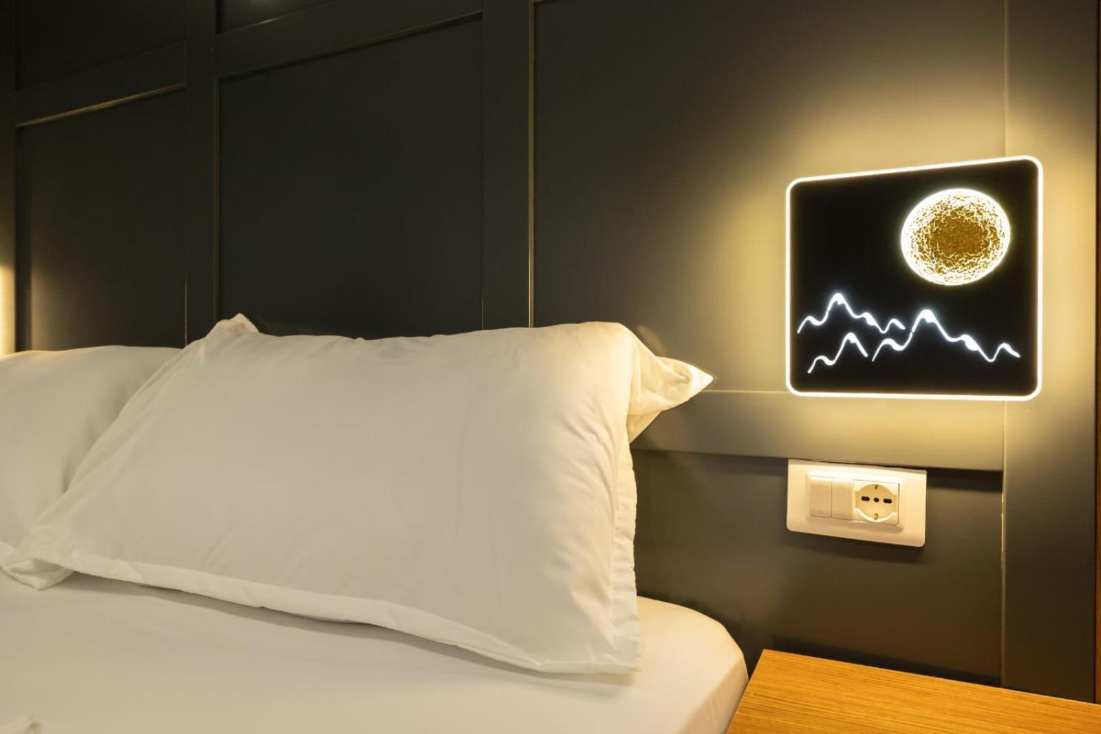 Aglon Twin'S Hotel Вльора Екстер'єр фото